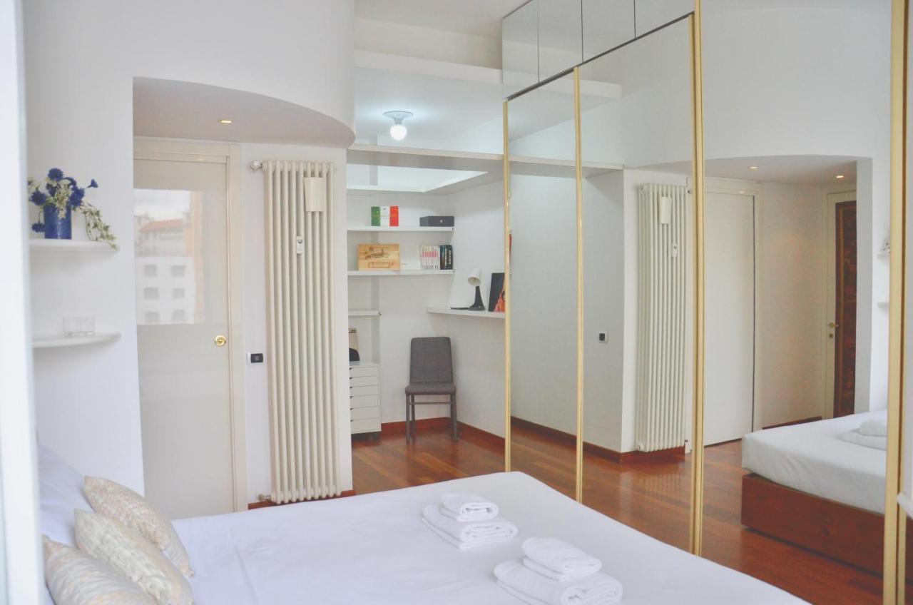 New Renovated Apartment With Balcony Porta Romana Milan Bagian luar foto