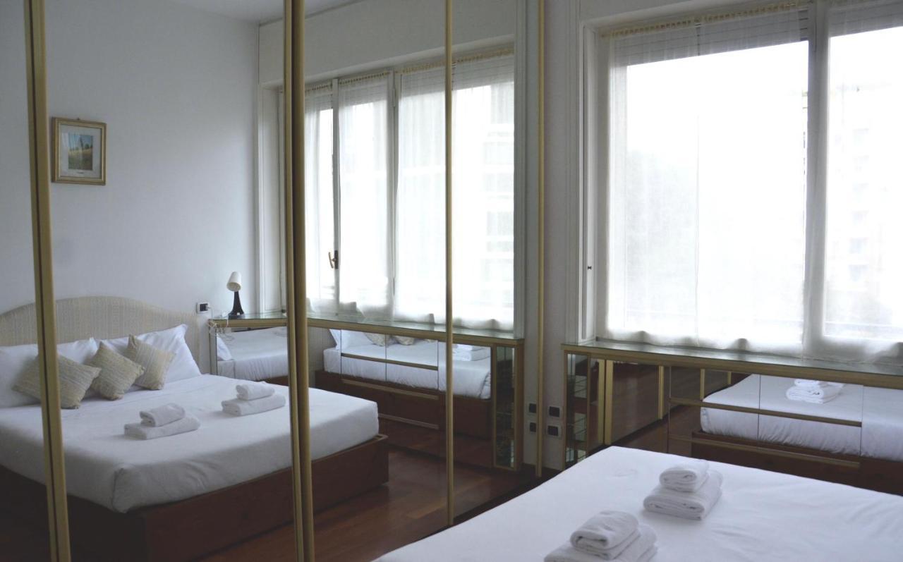 New Renovated Apartment With Balcony Porta Romana Milan Bagian luar foto