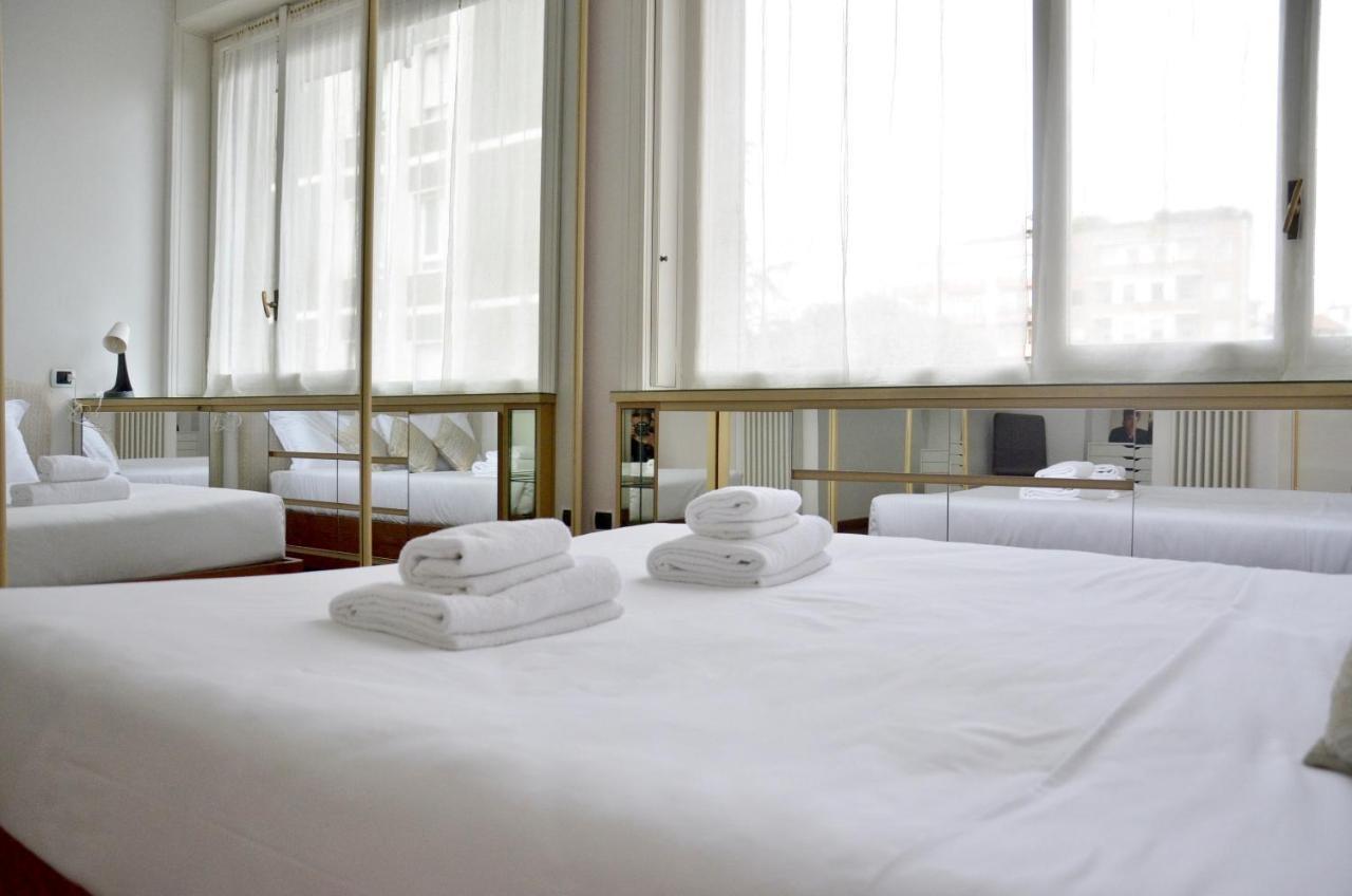 New Renovated Apartment With Balcony Porta Romana Milan Bagian luar foto